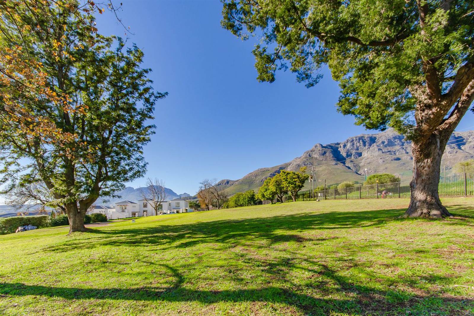 1217 m² Land available in Paradyskloof photo number 2