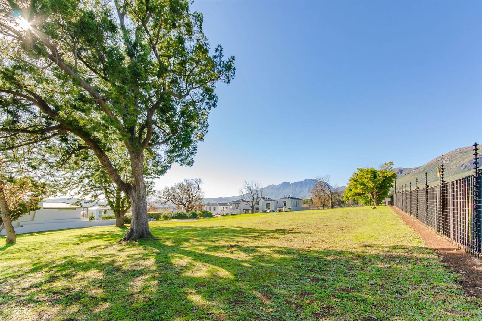 1217 m² Land available in Paradyskloof photo number 3