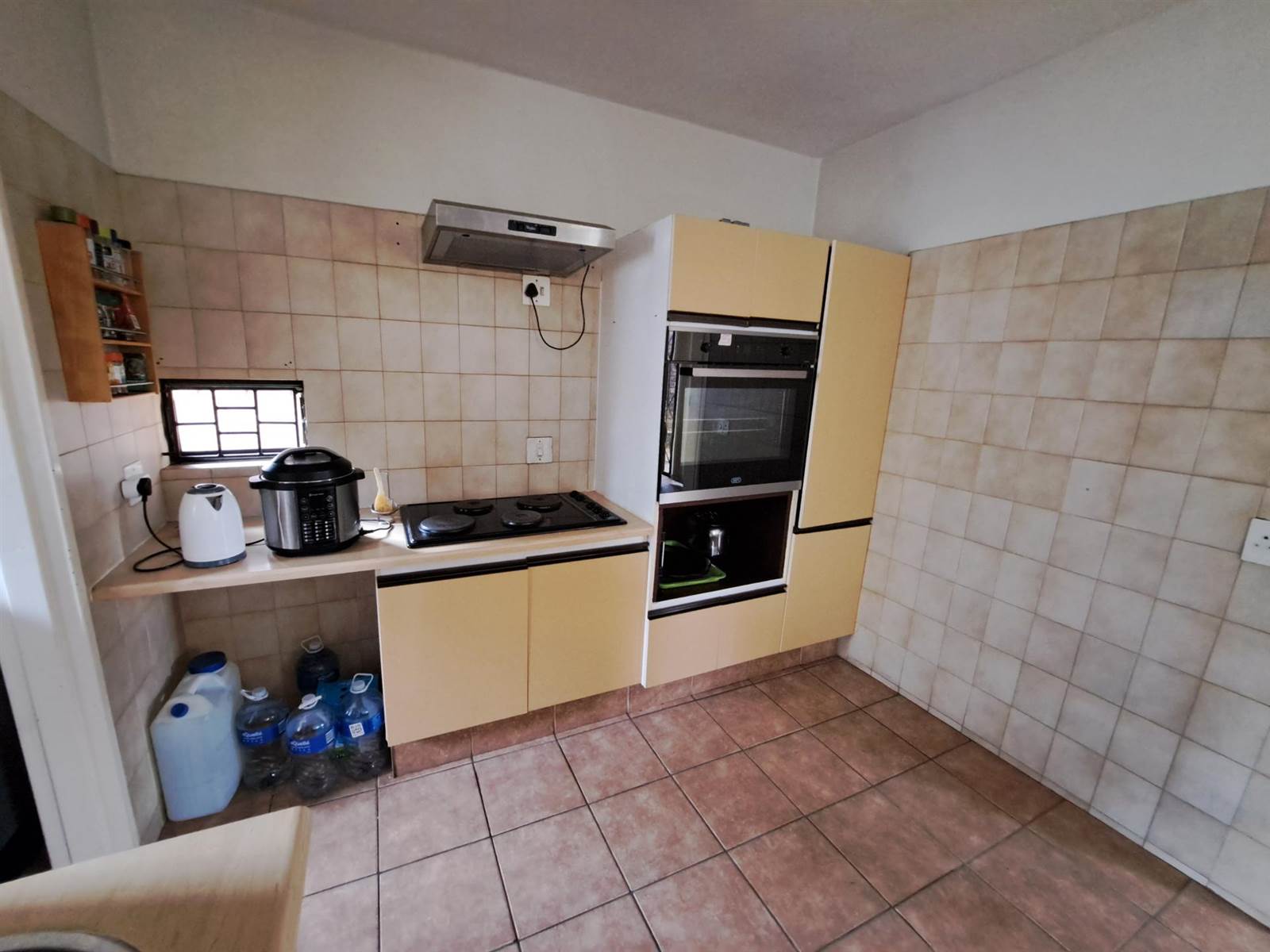 3 Bed Townhouse in Menlyn photo number 7