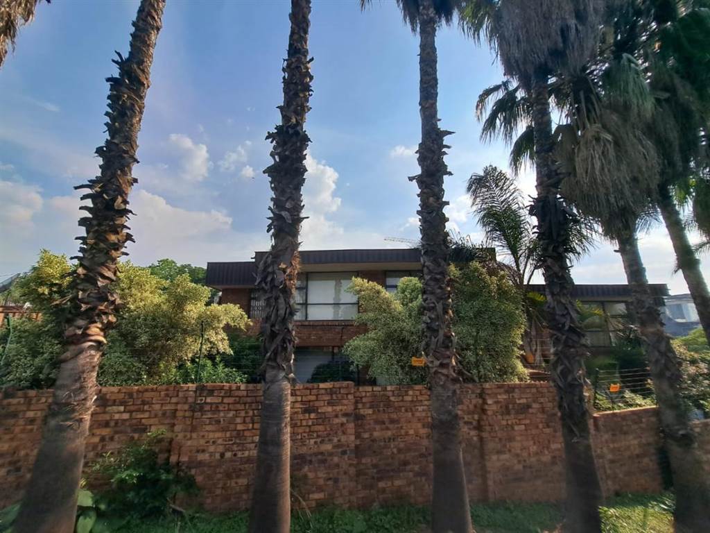 3 Bed Townhouse in Menlyn photo number 22