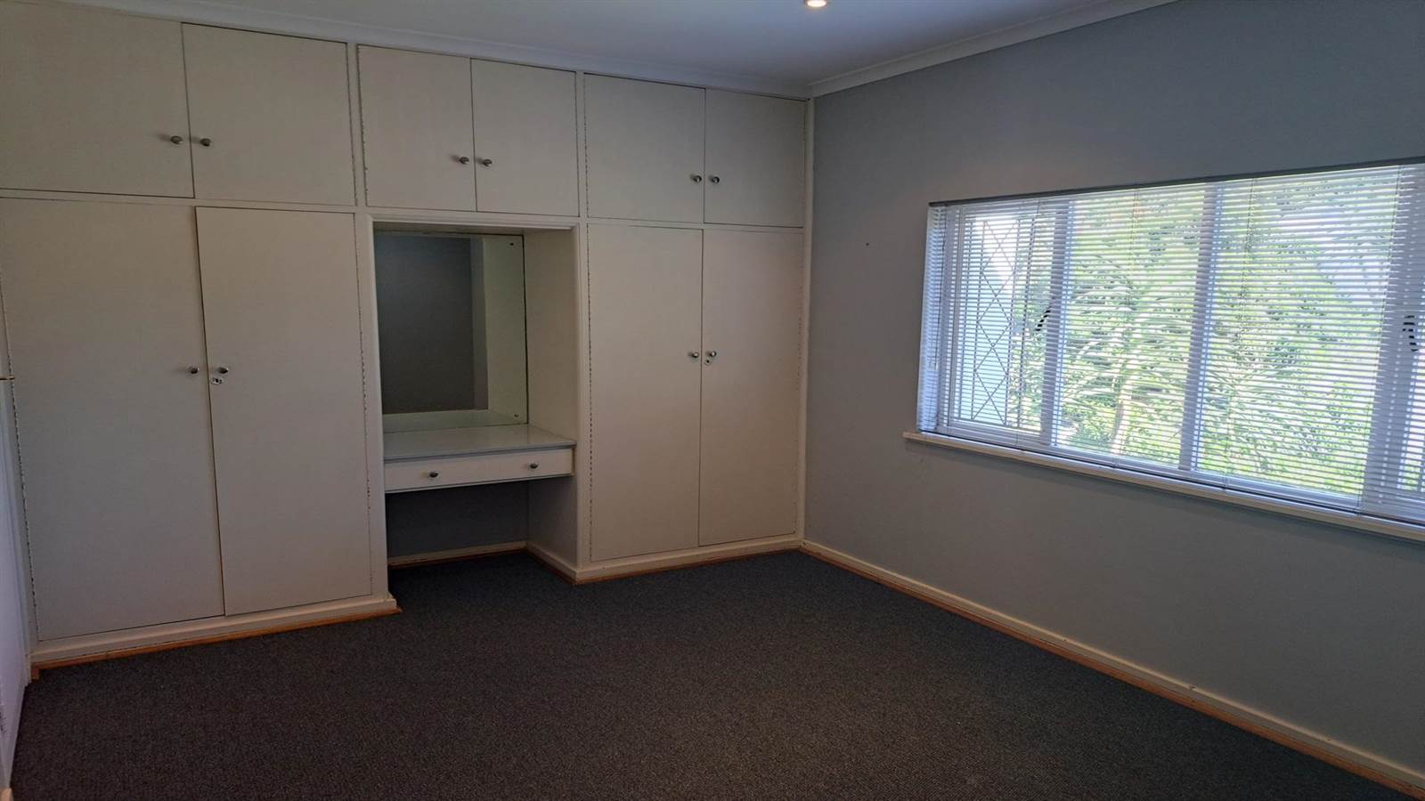 18  m² Office Space in Kloof photo number 5