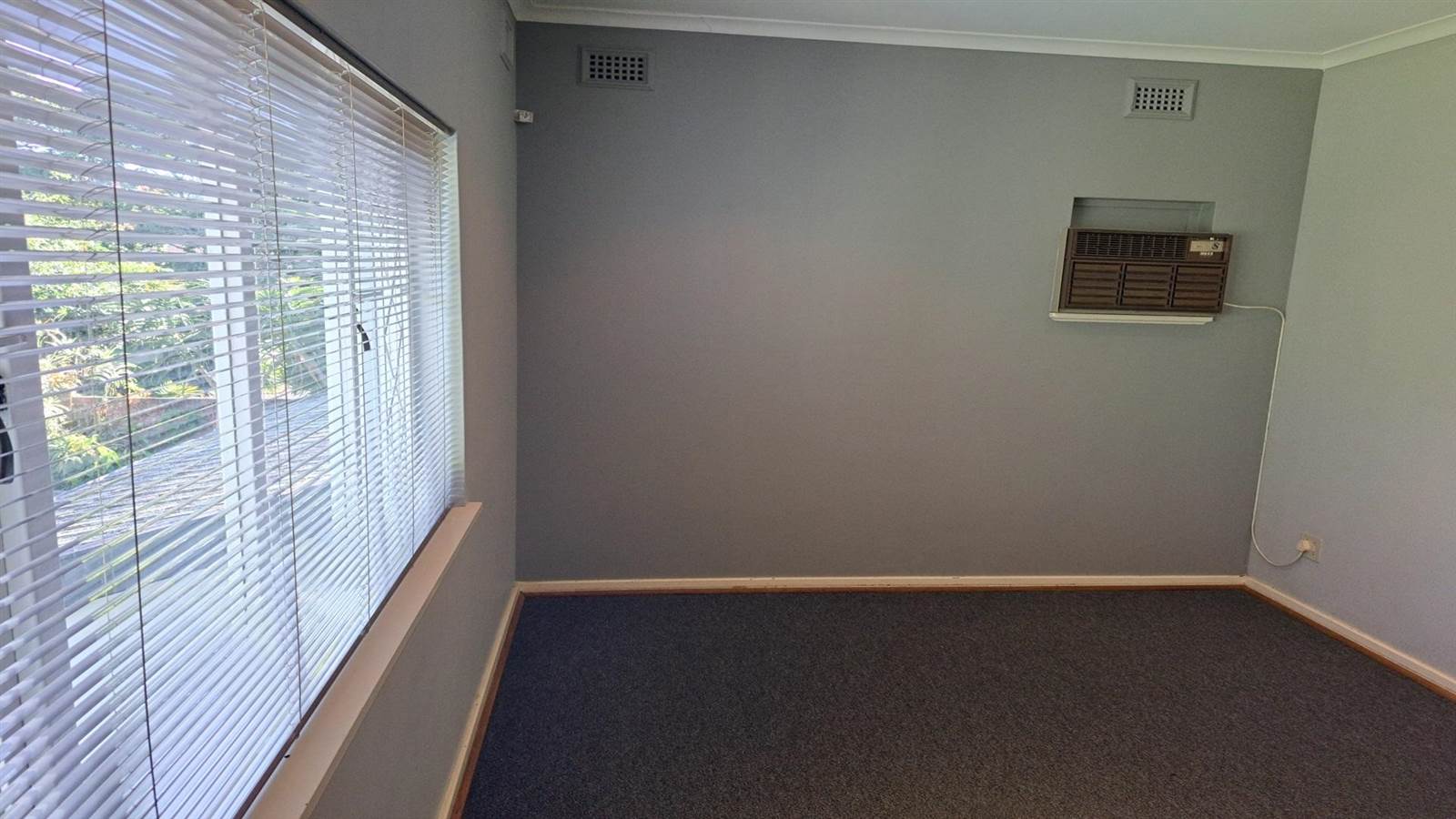 18  m² Office Space in Kloof photo number 6