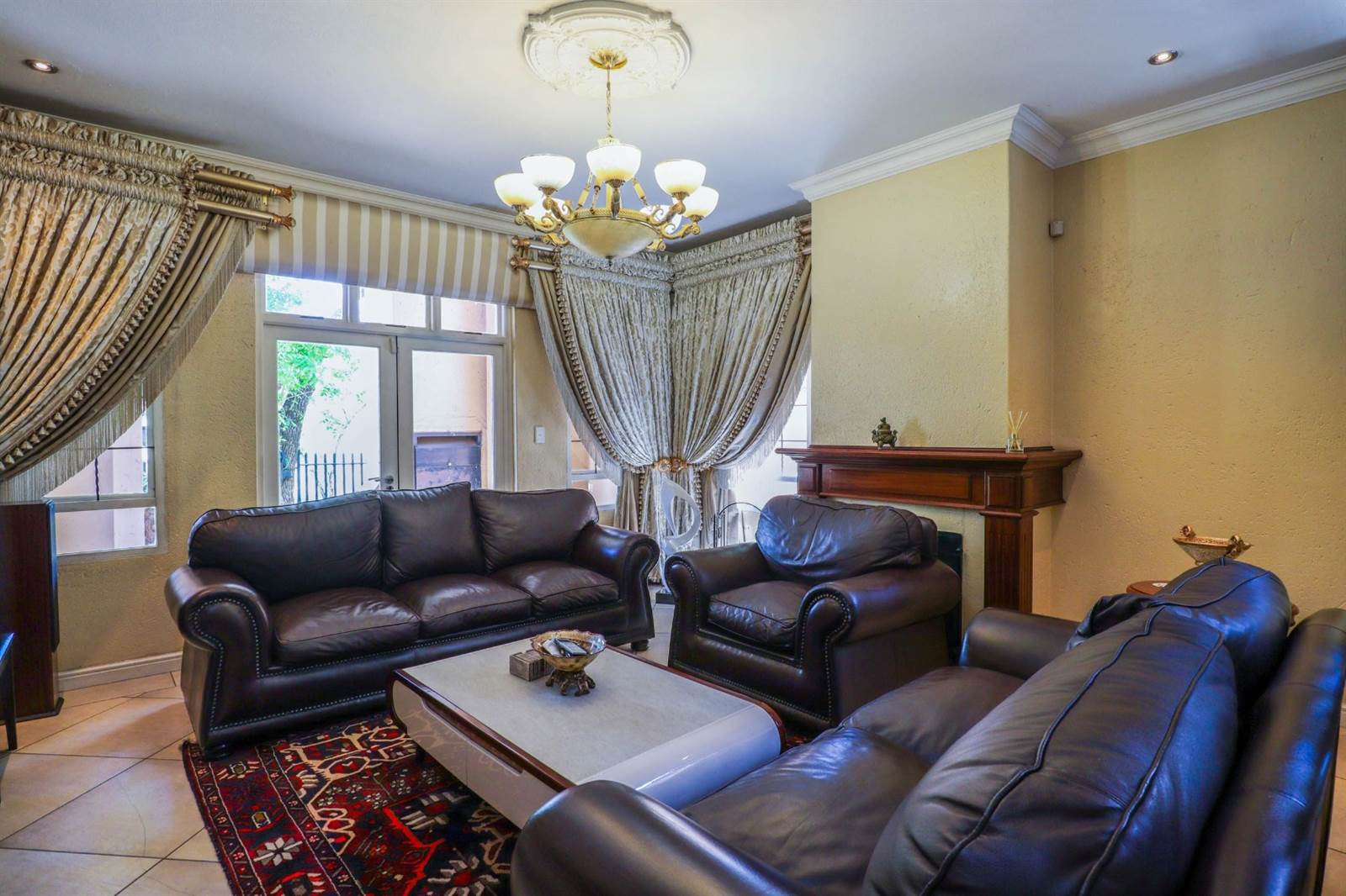 4 Bed House in Centurion CBD photo number 14