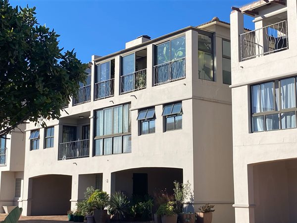 3 Bedroom Townhouse 3 Bedroom Townhouse