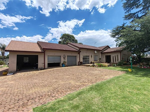 296  m² Commercial space in Randfontein