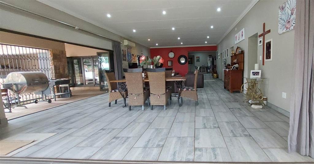 1000 m² Farm in Waterkloof photo number 5