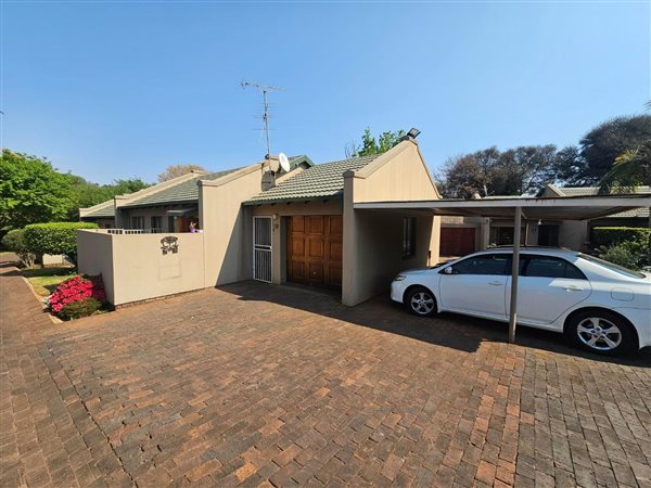 3 Bedroom Townhouse 3 Bedroom Townhouse