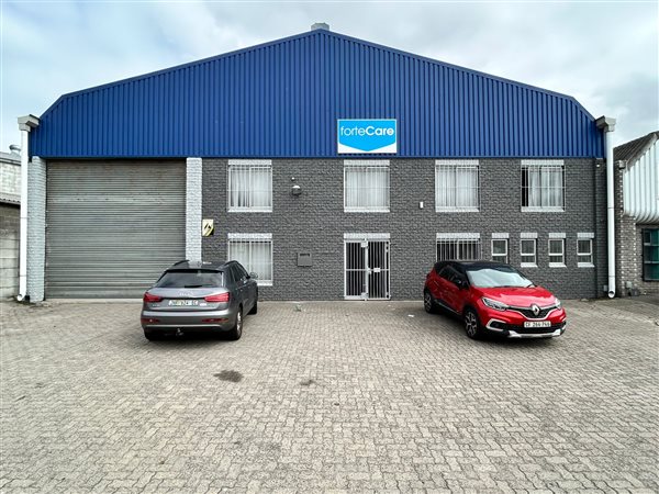 652  m² Industrial space