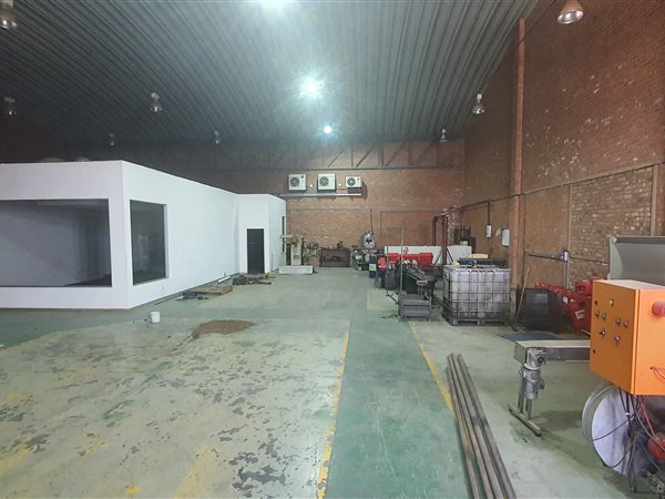 620  m² Industrial space