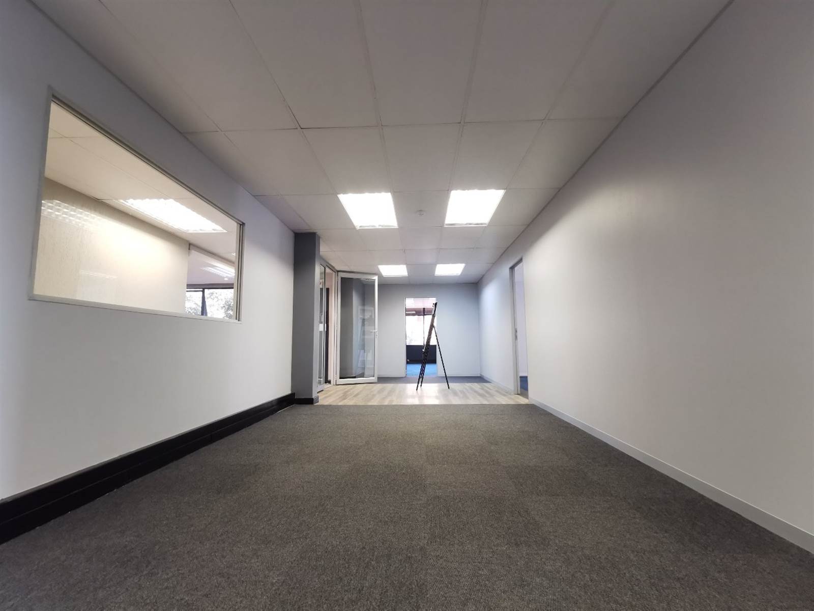 303  m² Office Space in Cresta photo number 4