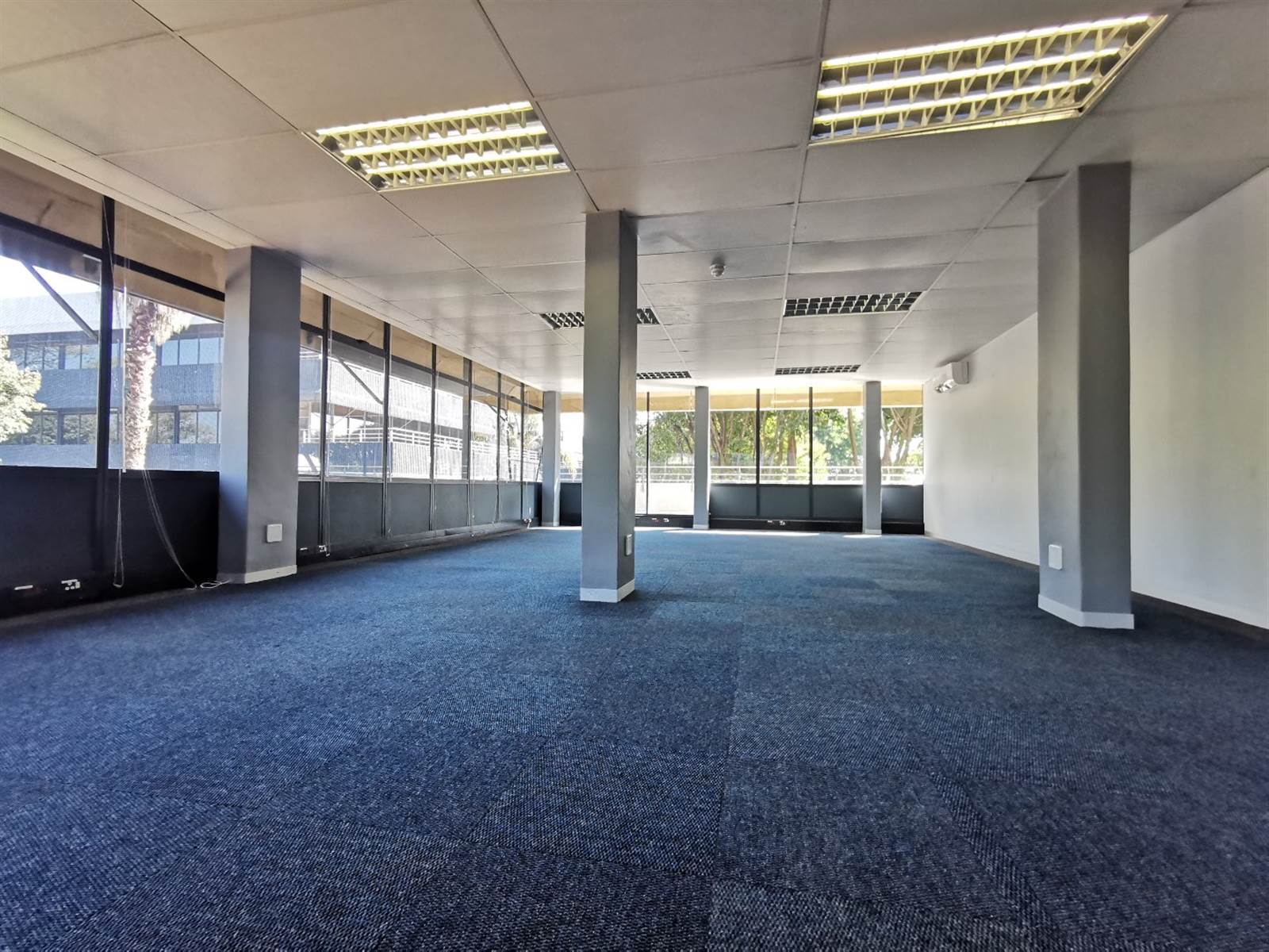 303  m² Office Space in Cresta photo number 2