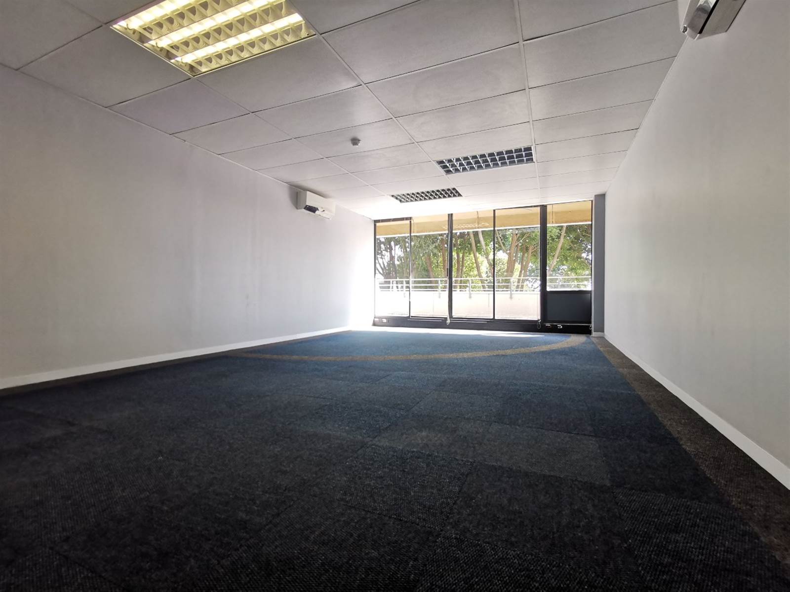 303  m² Office Space in Cresta photo number 3