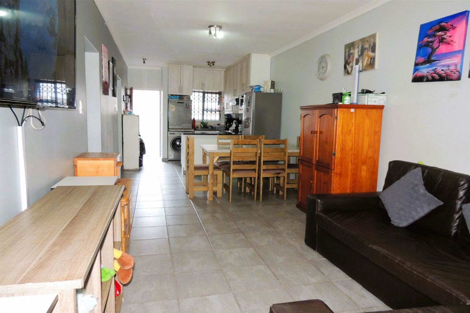 2 Bed Apartment in Winklespruit photo number 9