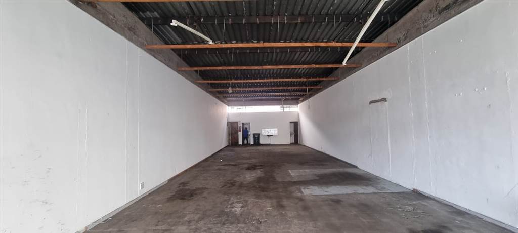 134  m² Retail Space in Parow East photo number 3