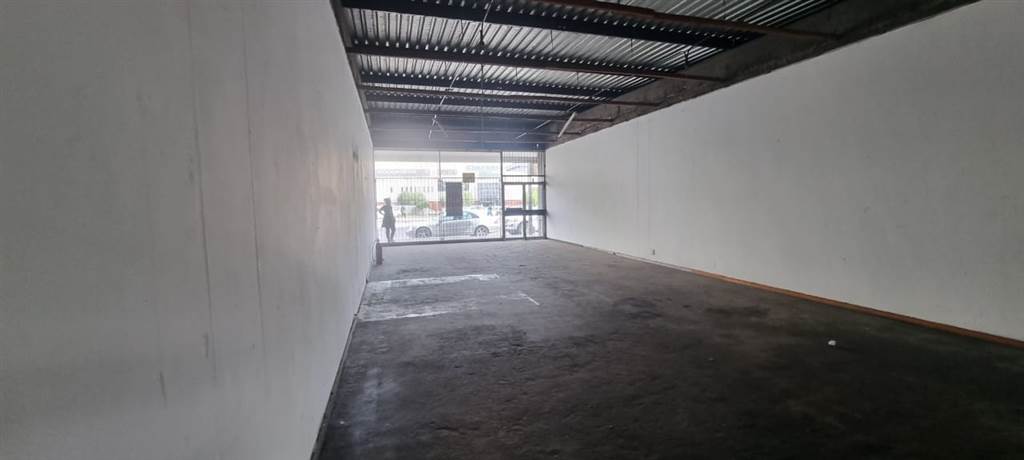 134  m² Retail Space in Parow East photo number 6