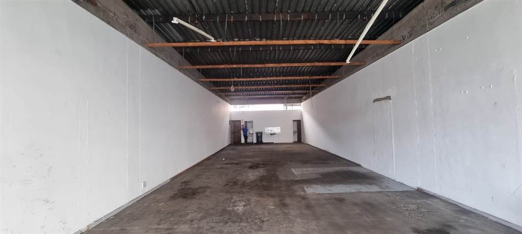 134  m² Retail Space in Parow East photo number 8