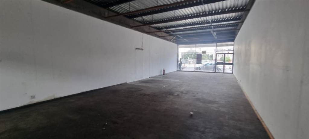 134  m² Retail Space in Parow East photo number 2
