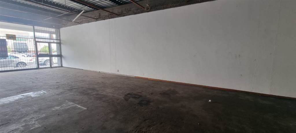 134  m² Retail Space in Parow East photo number 10