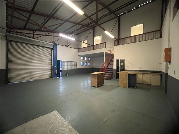 173  m² Industrial space