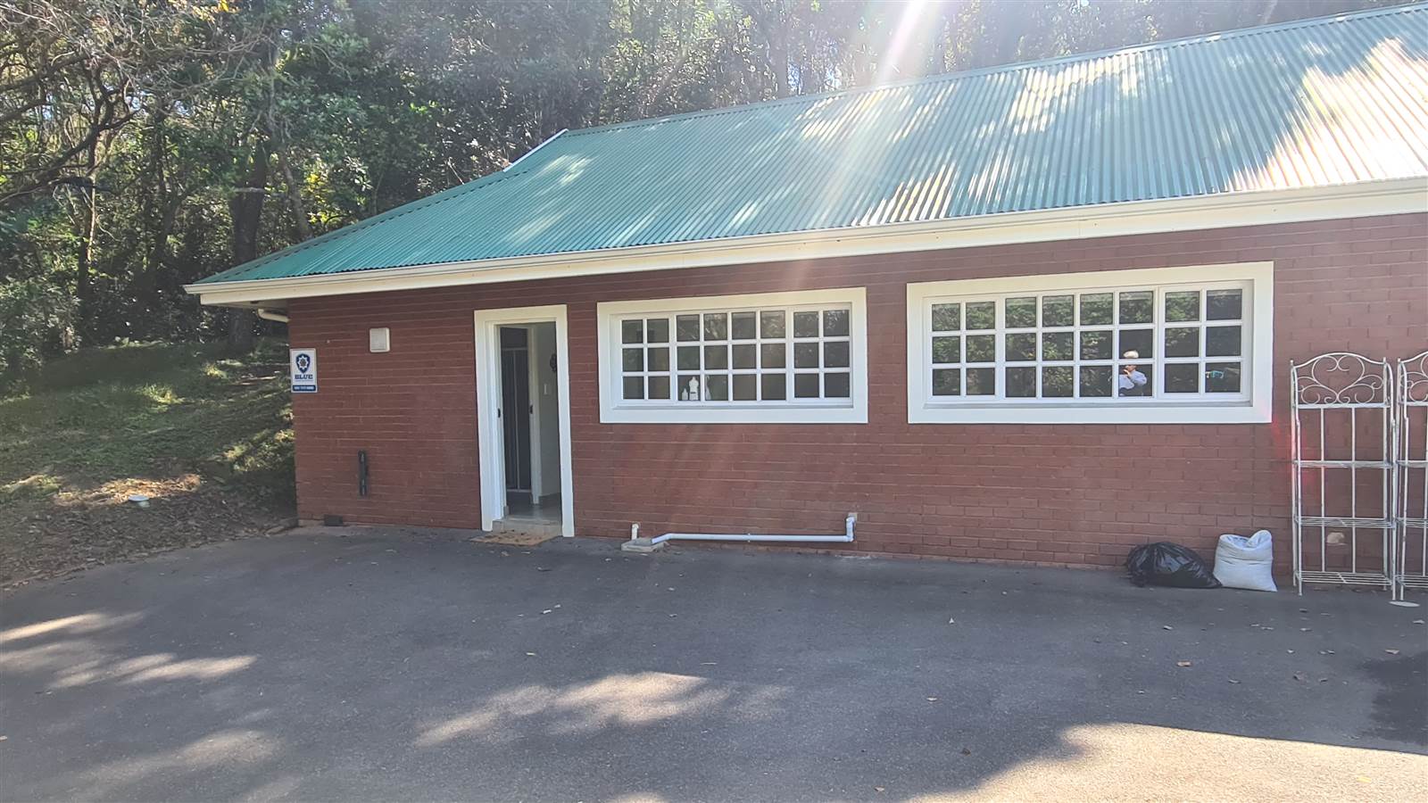 75.5  m² Commercial space in Kloof photo number 1
