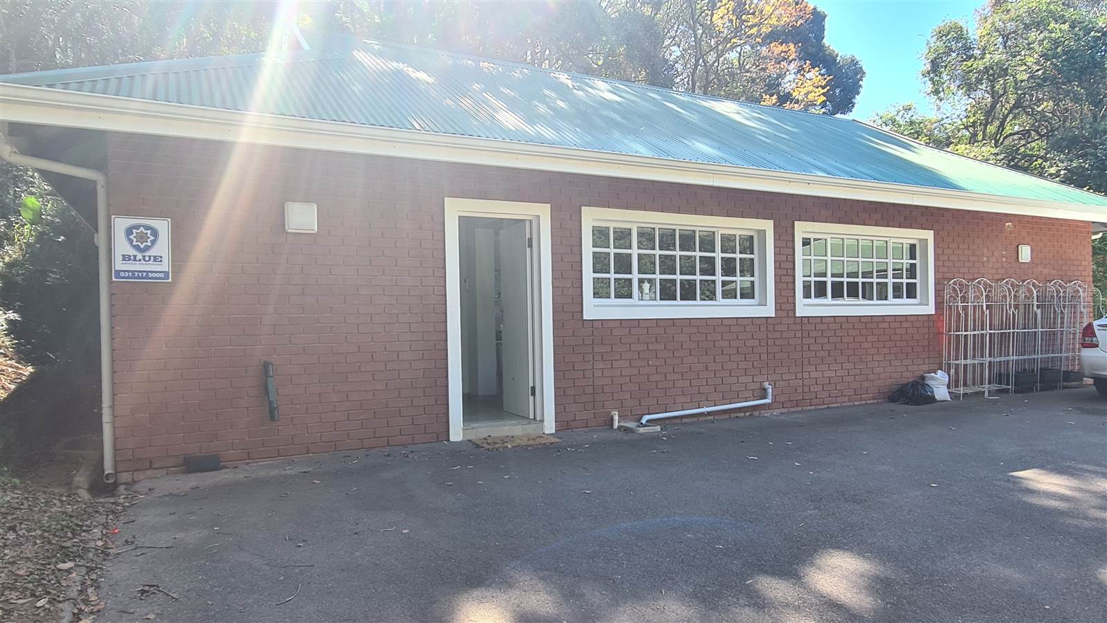 75.5  m² Commercial space in Kloof photo number 2