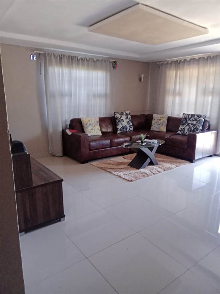 2 Bed House in Inanda photo number 4