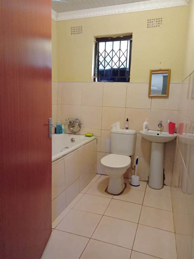 2 Bed House in Inanda photo number 9