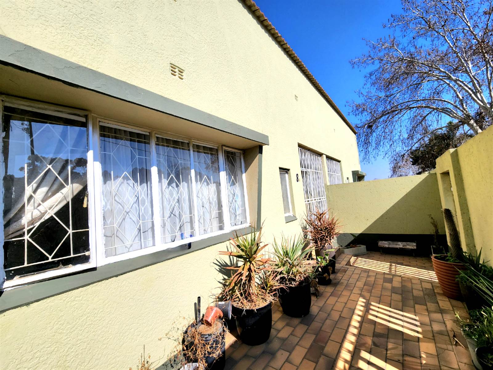 5 Bed House in Turffontein photo number 4