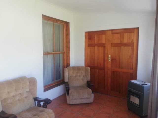 4 Bed House in Albertinia photo number 4