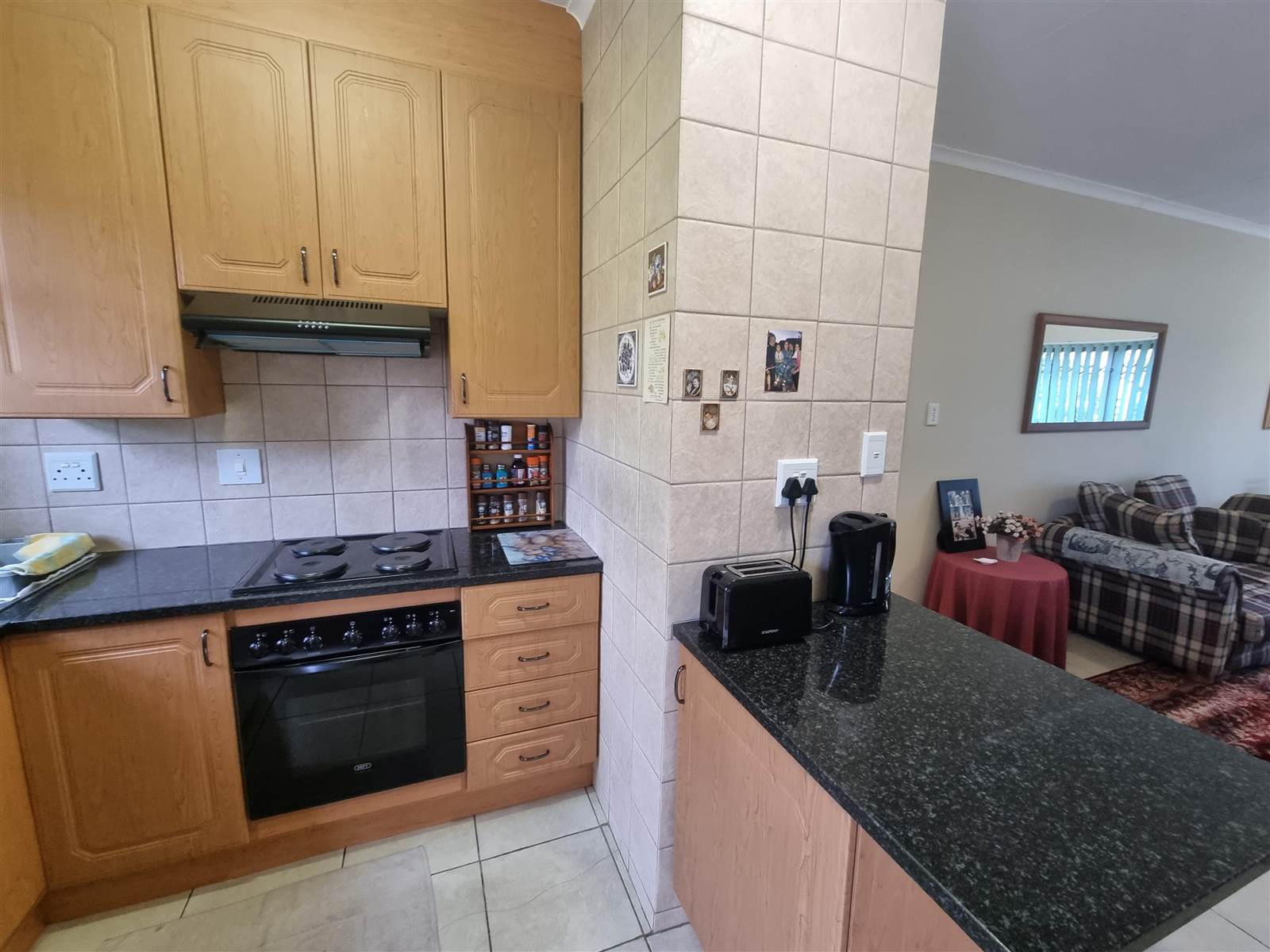 1 Bed Apartment in Hazeldean (Silverlakes Surroundings) photo number 8