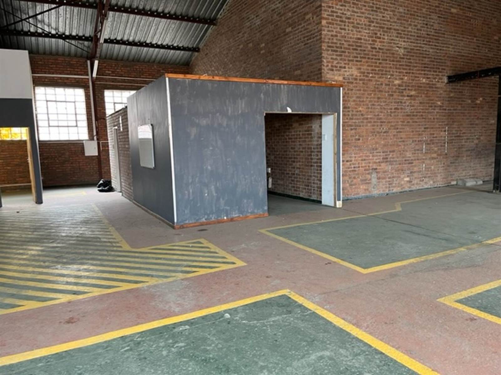 1797  m² Industrial space in Evander photo number 8