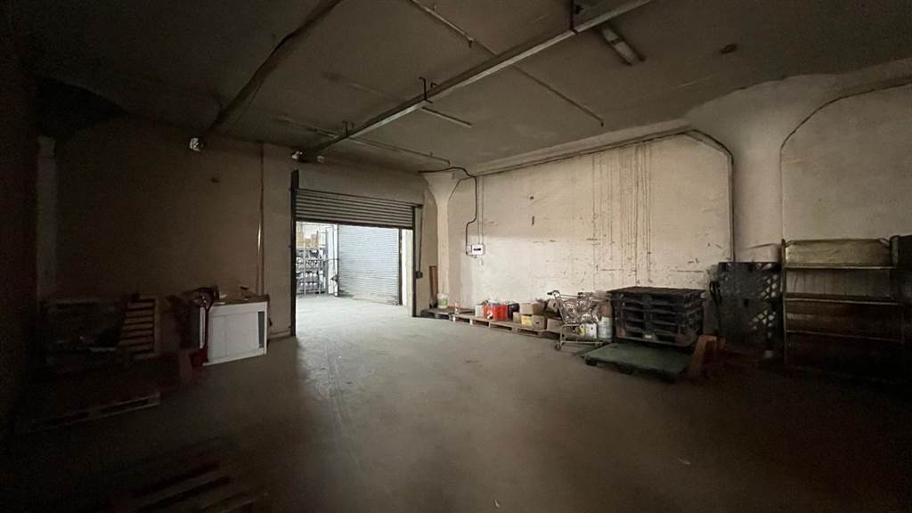 250  m² Industrial space in Selby photo number 1