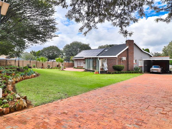 4 Bedroom House 4 Bedroom House