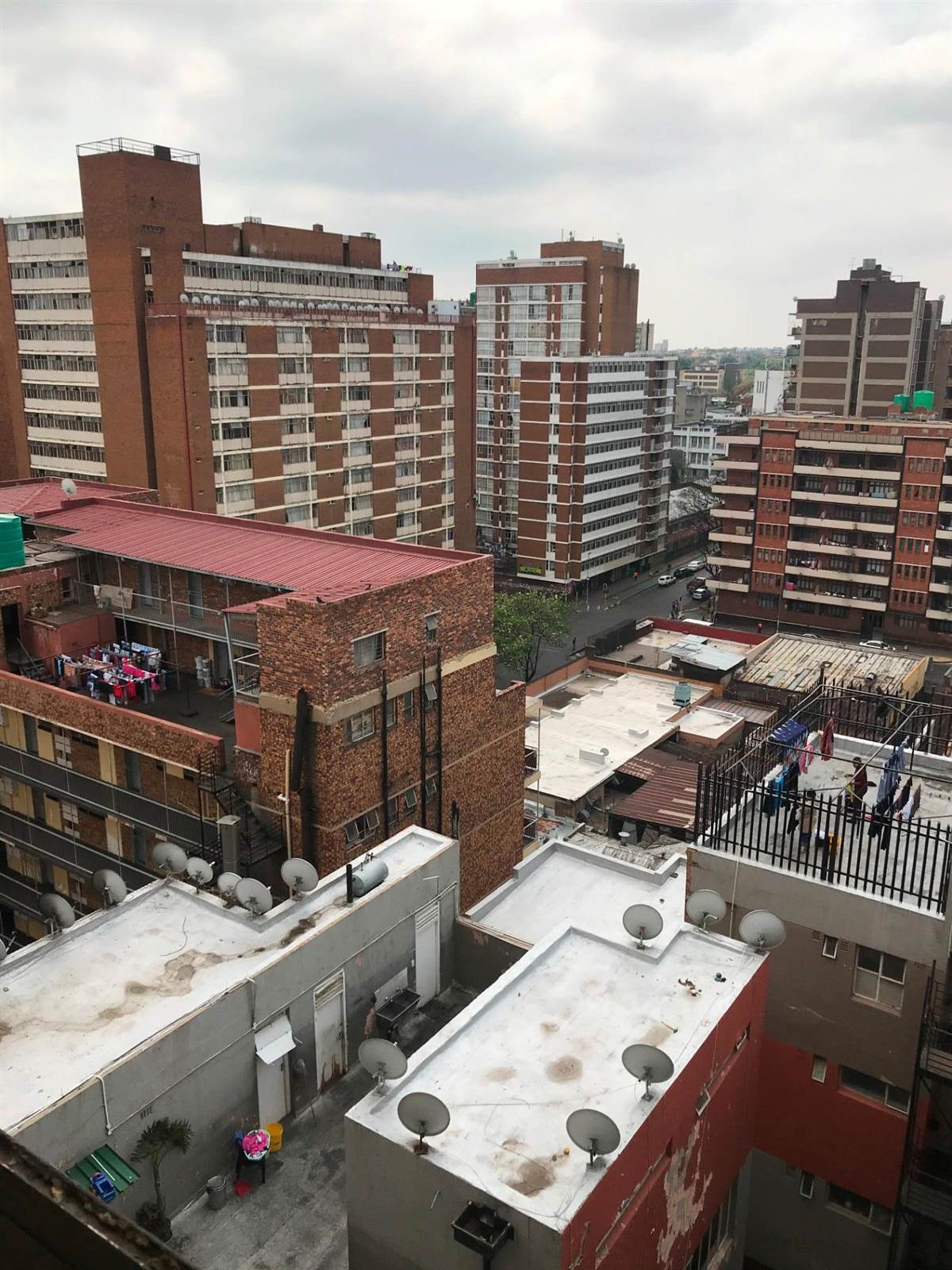 Bachelor apartment in Hillbrow photo number 9