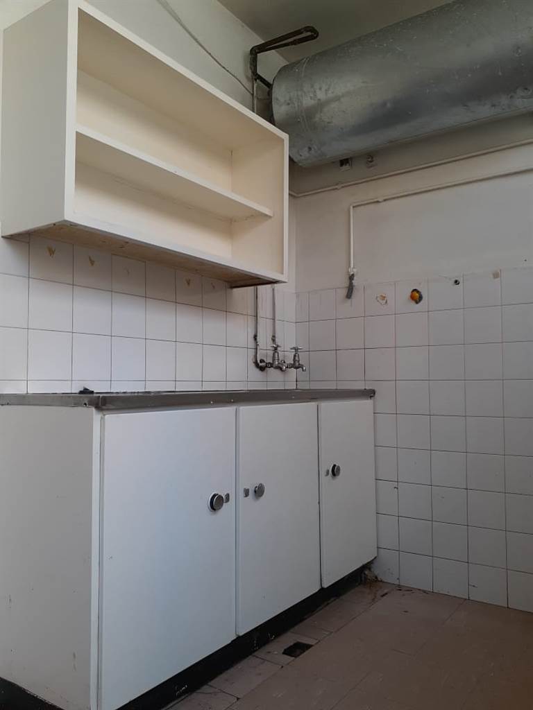 Bachelor apartment in Hillbrow photo number 13