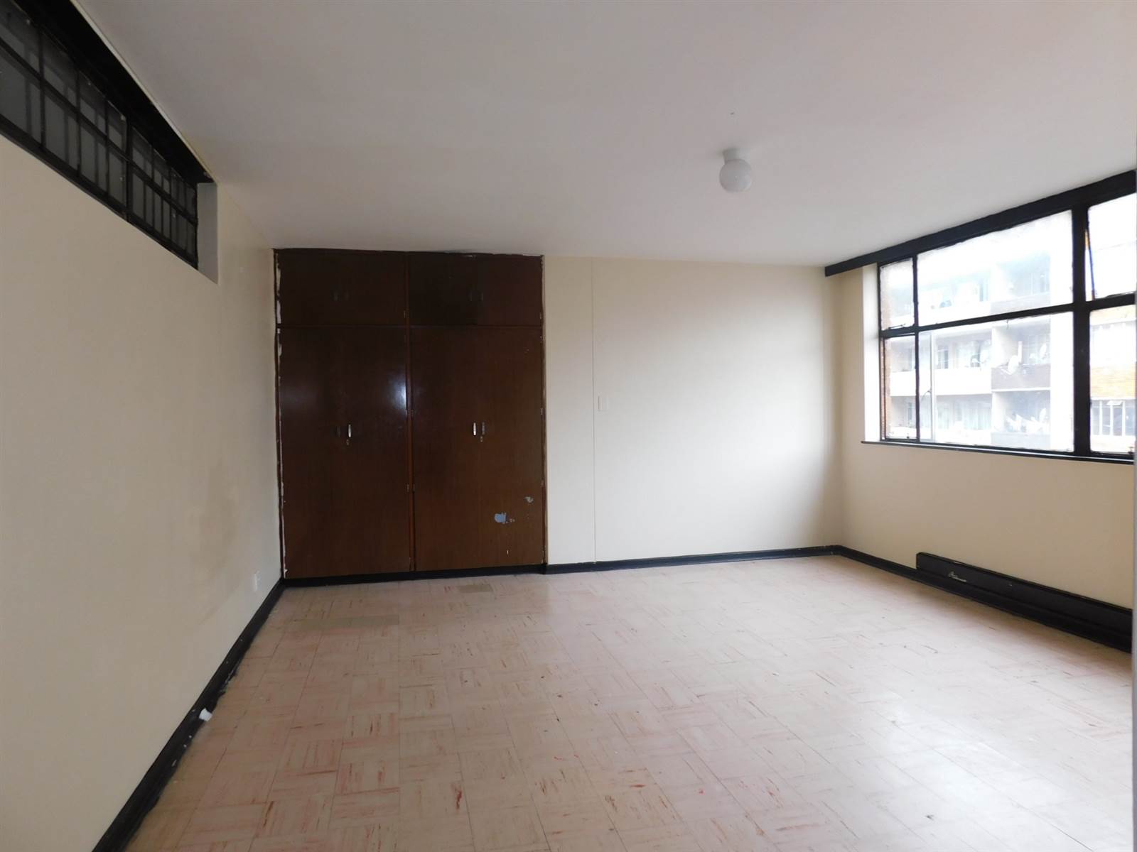 Bachelor apartment in Hillbrow photo number 1