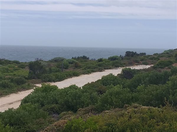 767 m² Land available in Stilbaai