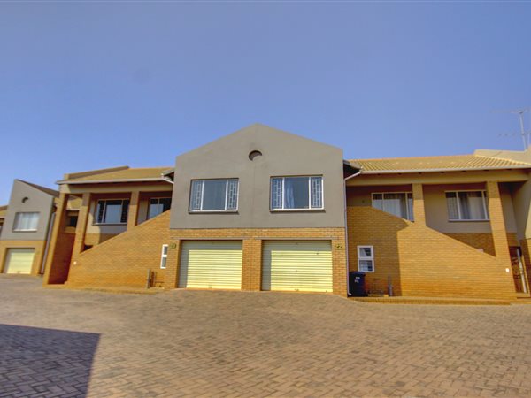 2 Bedroom Townhouse 2 Bedroom Townhouse