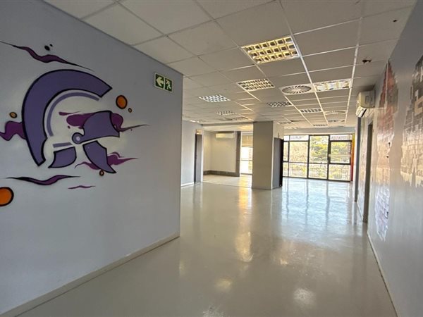 494 m² Commercial space 494 m² Commercial space