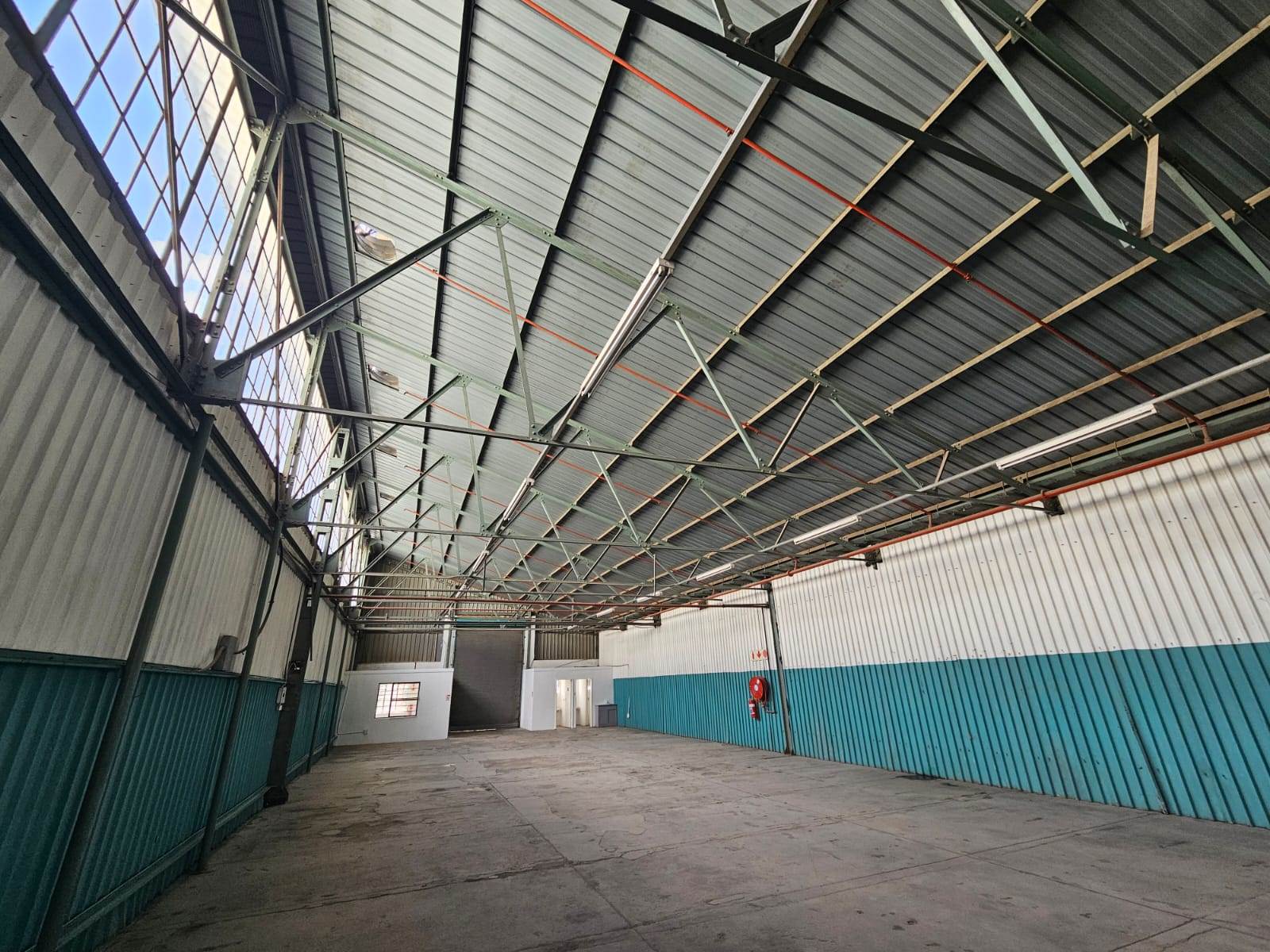 385  m² Industrial space in City Deep photo number 2