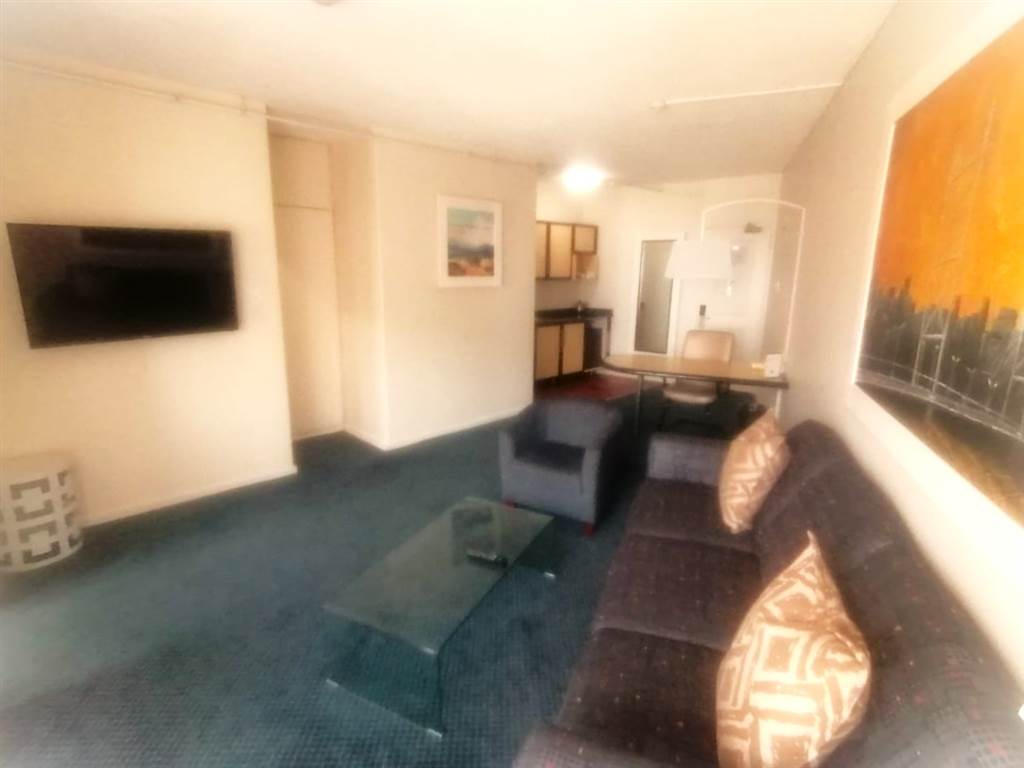 1 Bed Apartment in Braamfontein photo number 6