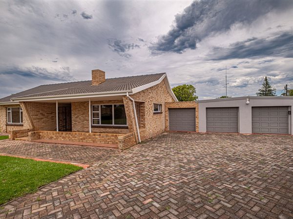 3 Bedroom House 3 Bedroom House