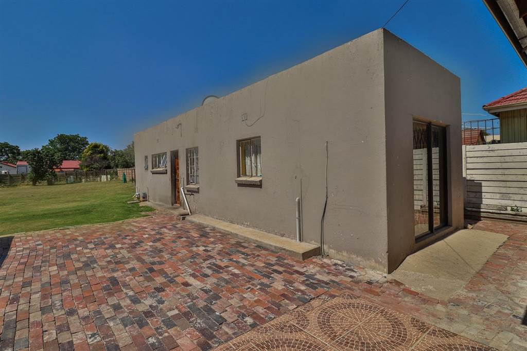 3 Bed House in Kempton Park Ext 2 photo number 24