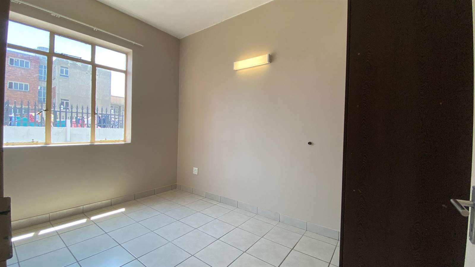 1 Bed Apartment in City & Suburban (Maboneng) photo number 2