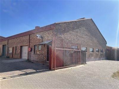 800  m² Industrial space in Monavoni photo number 3