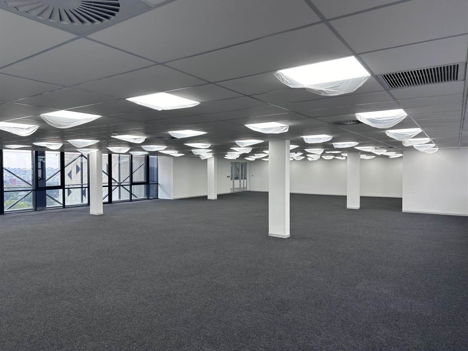 110  m² Office Space in Menlyn photo number 10