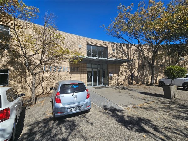 574  m² Commercial space in Plattekloof