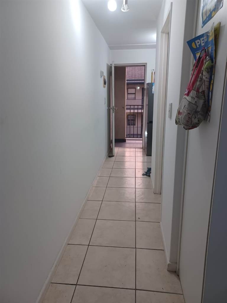 1 Bed Apartment in Parow photo number 5