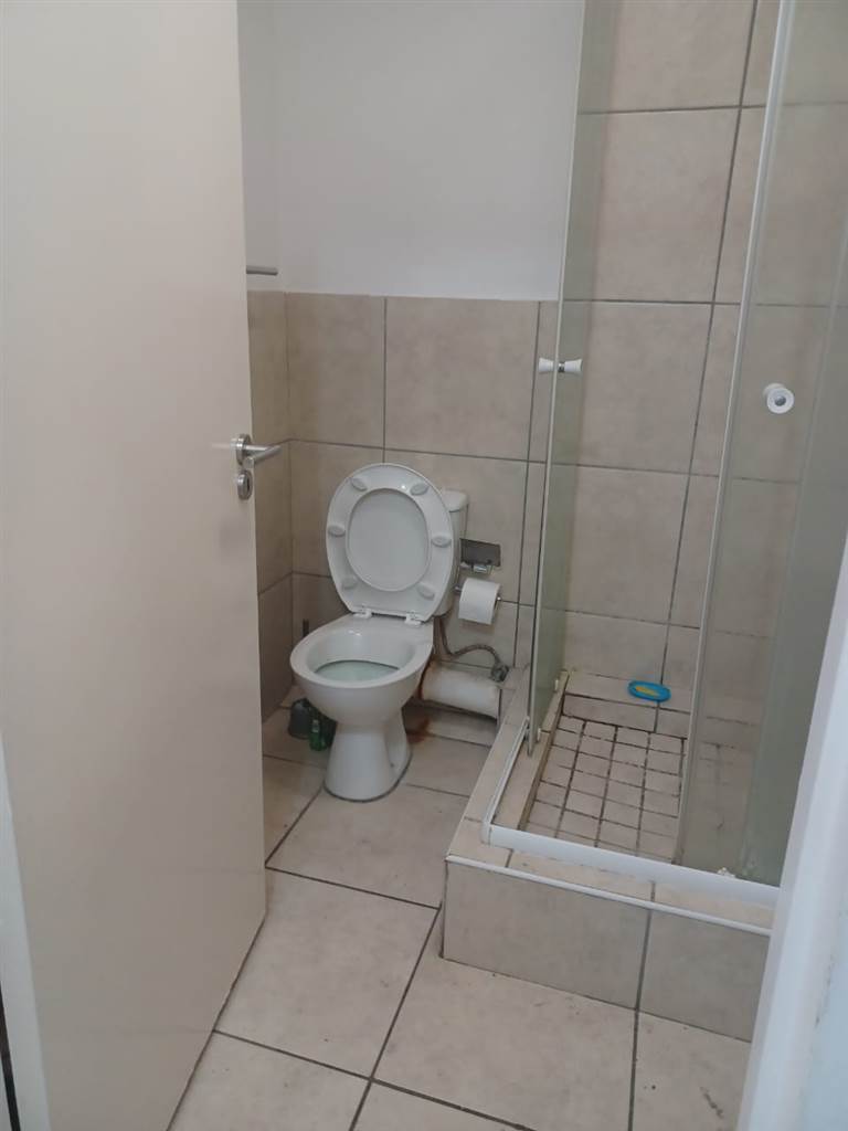 1 Bed Apartment in Parow photo number 6