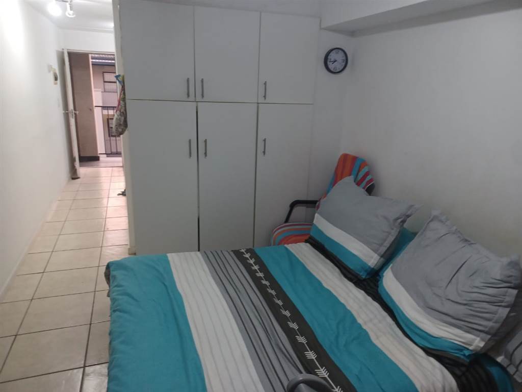 1 Bed Apartment in Parow photo number 11